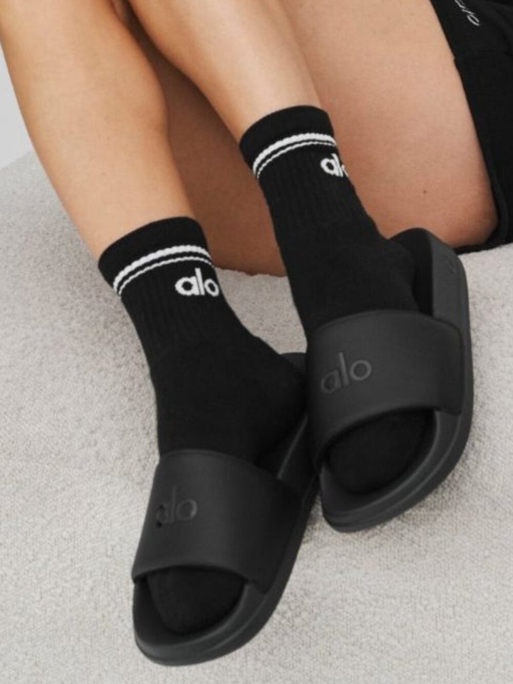 ALO Yoga It Slides Black Cloud-Like EVA Women’s 7.5 New